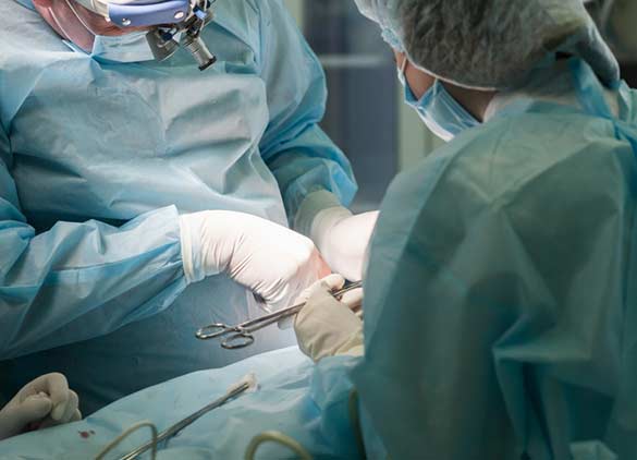 Surgeon-Performing-Septoplasty-Rhinoplasty